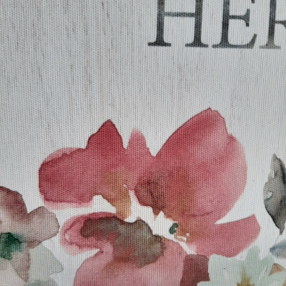 🎁 Beautiful printed canvas "Love Grows Here" from Carol Robinson - Picture 5 of 7